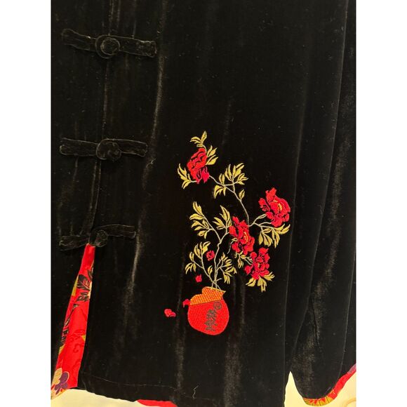 Chico’s Design Black Velvet Floral Embroidered Asian Inspired Tang Jacket Size 1 - Picture 7 of 9